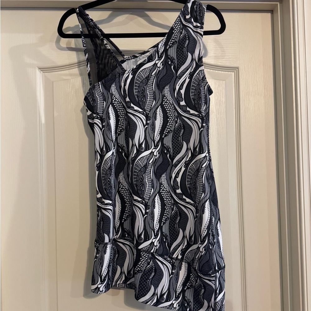 Black and White Patterned Sleeveless Top